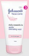 Johnsons Face Wash Exfoiliating Wash
