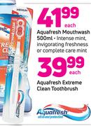 Aquafresh Extreme Clean Toothbrush