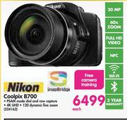 Nikon Coolpix B700