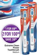 Aquafresh Extreme Clean Power Toothbrush (Medium)-For 1 
