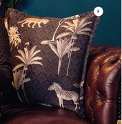 Cushion Maru Black-60 x 60cm