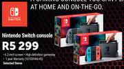 Ninetendo Switch Console