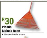 Plastic Makula Rake Wooden Handle