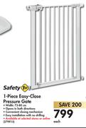 Safety 1st 1 Piece Easy Close Pressure Gate-Each