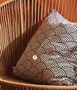 Cushion Waves 50cm x 50cm
