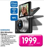 Samsung Mini Mirrorless Camera