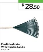 Plastic Leaf Rake With Wooden Handle 81434176