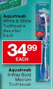 Aquafresh 3-Way Buzz Medium Toothbrush