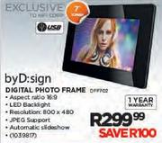 byD:sign Digital Photo Frame-7" DFF702 