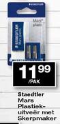Staedtler Mars Plastiekuitveer met Skerpmaker-per pak