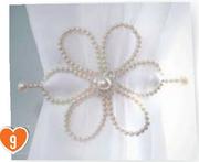 Pearl Daisy Clip
